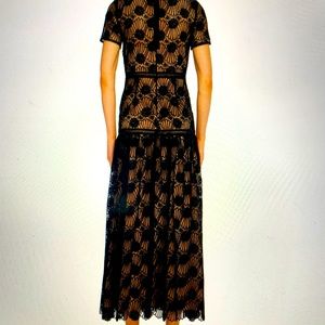 ML Monique Lhuillier Lace Black MidiDress